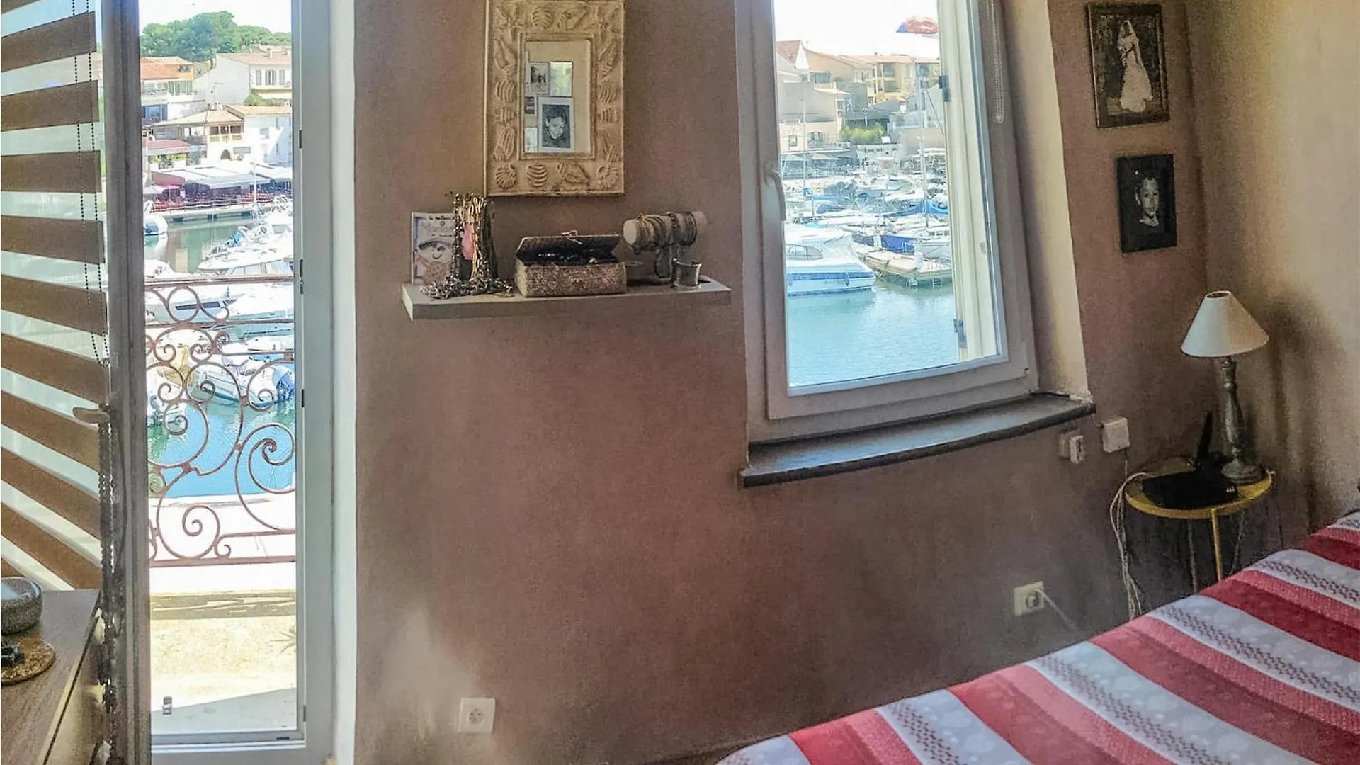Nice Home In Sausset-Les-Pins With Kitchen France